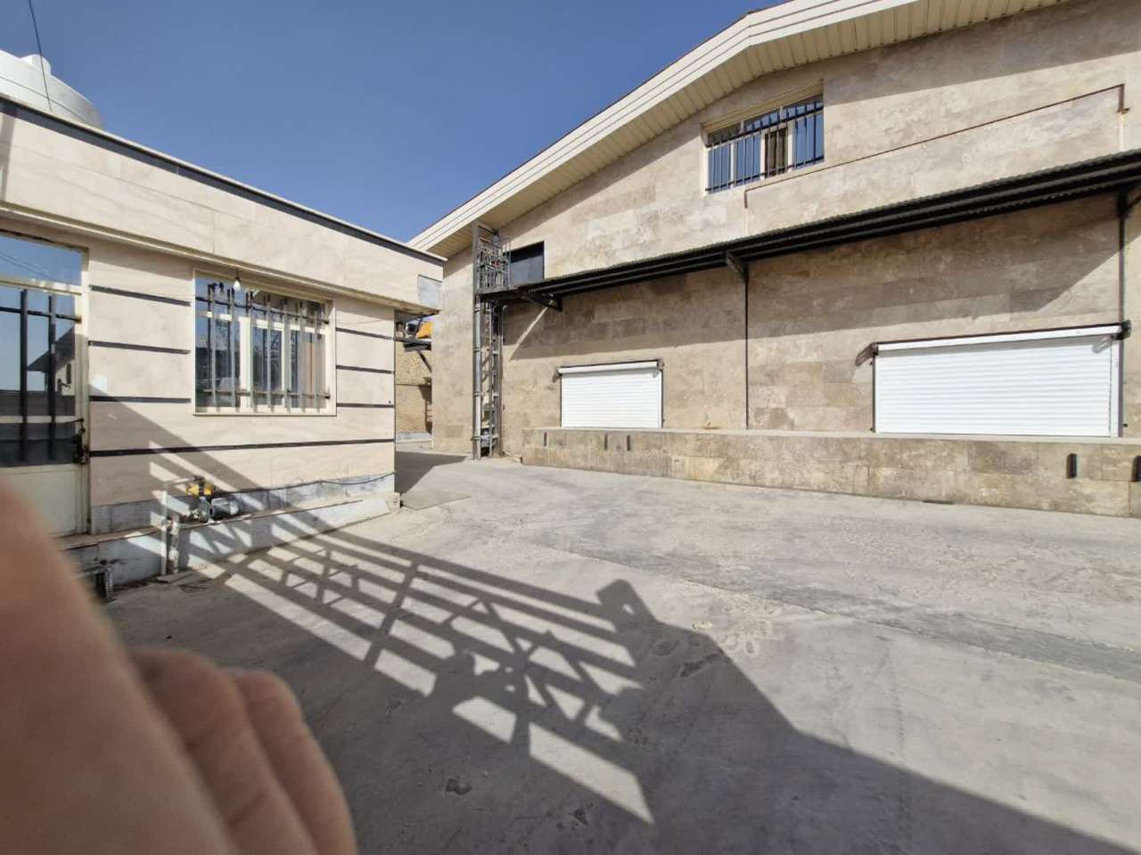 فروش سوله  غذایی در عباس اباد 1520 متر _ املاک صنعت سوله