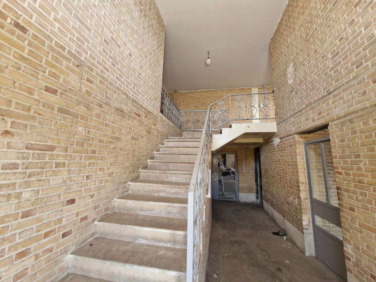 اجاره سوله تولید سلفون و نایلون با پروانه معتبر - شهرک صنعتی عباس‌آباد 1400 متر _ املاک صنعت سوله