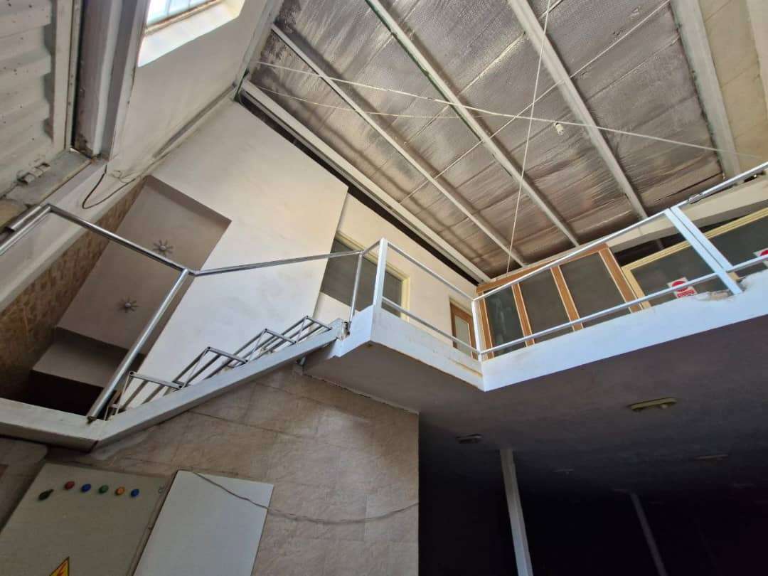  فروش کارخانه تولید شوینده با پروانه معتبر - شهرک صنعتی گرمسار450متر _ املاک صنعت سوله