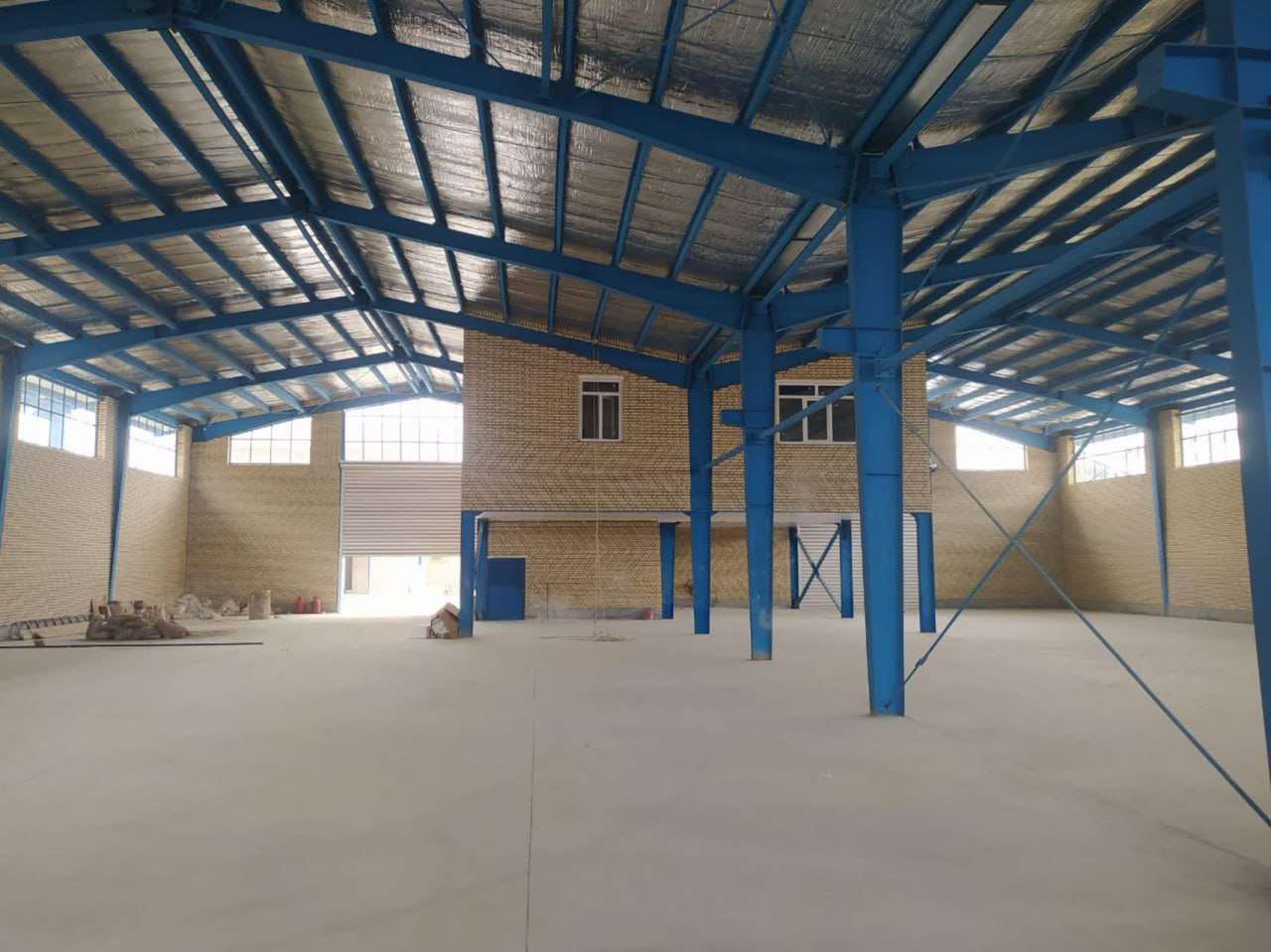 فروش سوله صنعتی نوساز با جواز تولید پرچم - شهرک صنعتی خوارزمی 1856متز _ املاک صنعت سوله