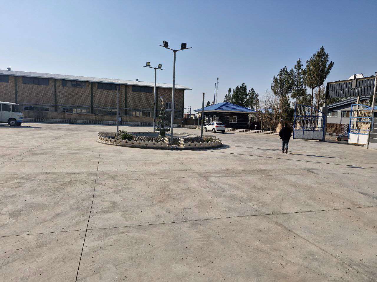 فروش کارخانه تولید بستنی با تجهیزات کامل - شهرک صنعتی خوارزمی 1500 متر _ املاک صنعت سوله