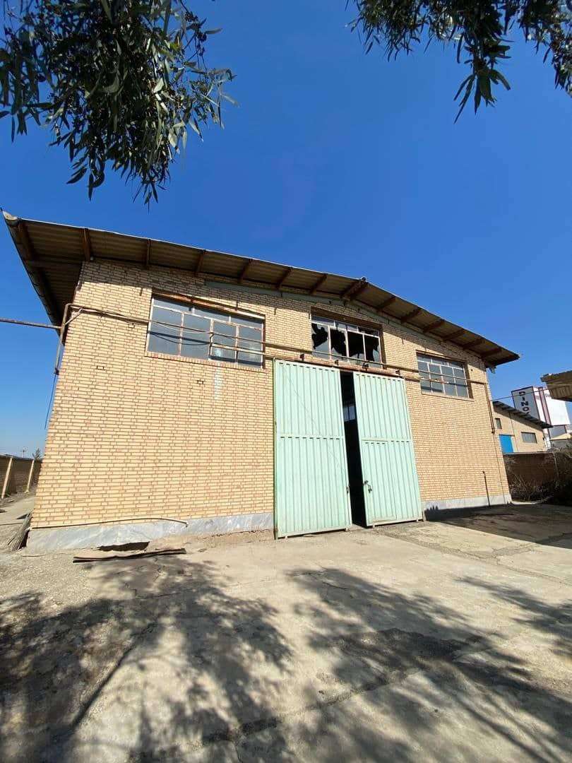 فروش کارخانه تولید واکس با جواز معتبر - شهرک صنعتی سالاریه1100متر _ املاک صنعت سوله