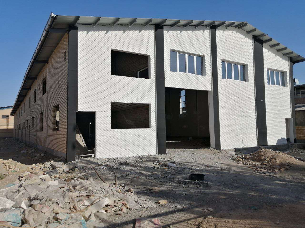 فروش سوله صنعتی نوساز با جواز بسته‌بندی مواد غذایی - شهرک صنعتی خوارزمی 2000 متر _ املاک صنعت سوله