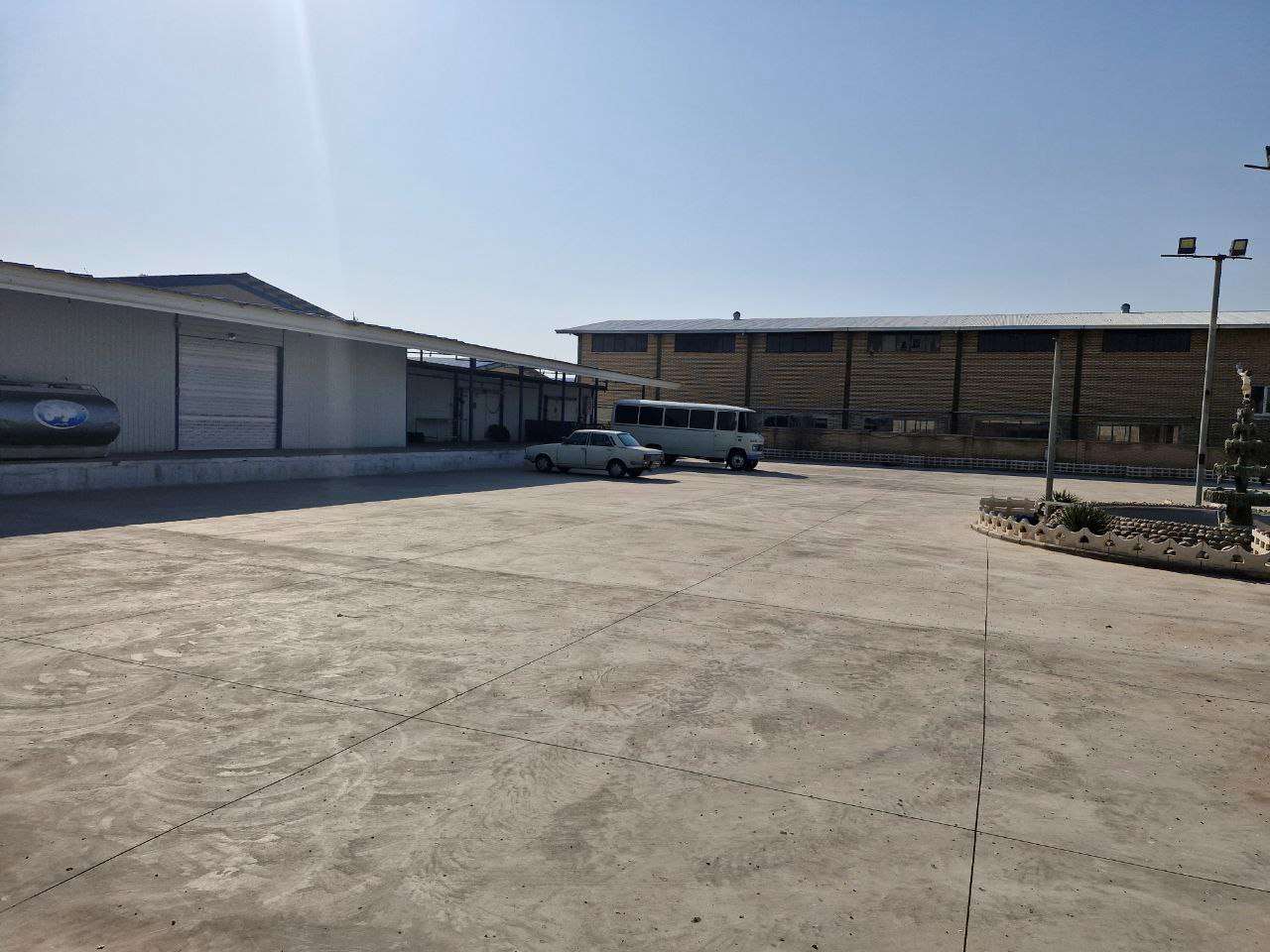 فروش کارخانه تولید بستنی با تجهیزات کامل - شهرک صنعتی خوارزمی 1500 متر _ املاک صنعت سوله