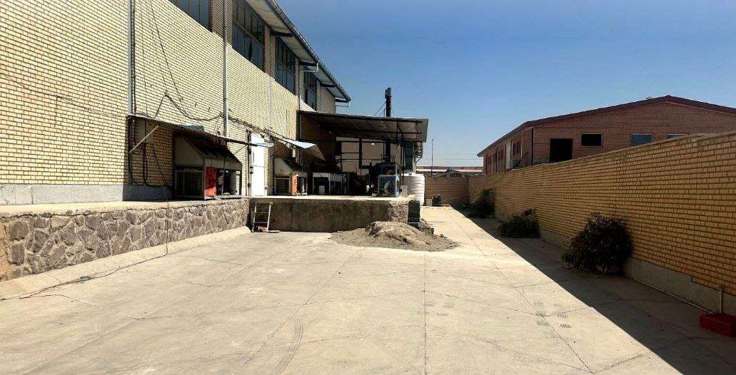 فروش کارخانه تولید بستنی با پروانه معتبر - شهرک صنعتی عباس‌آباد 1100 متر _ املاک صنعت سوله