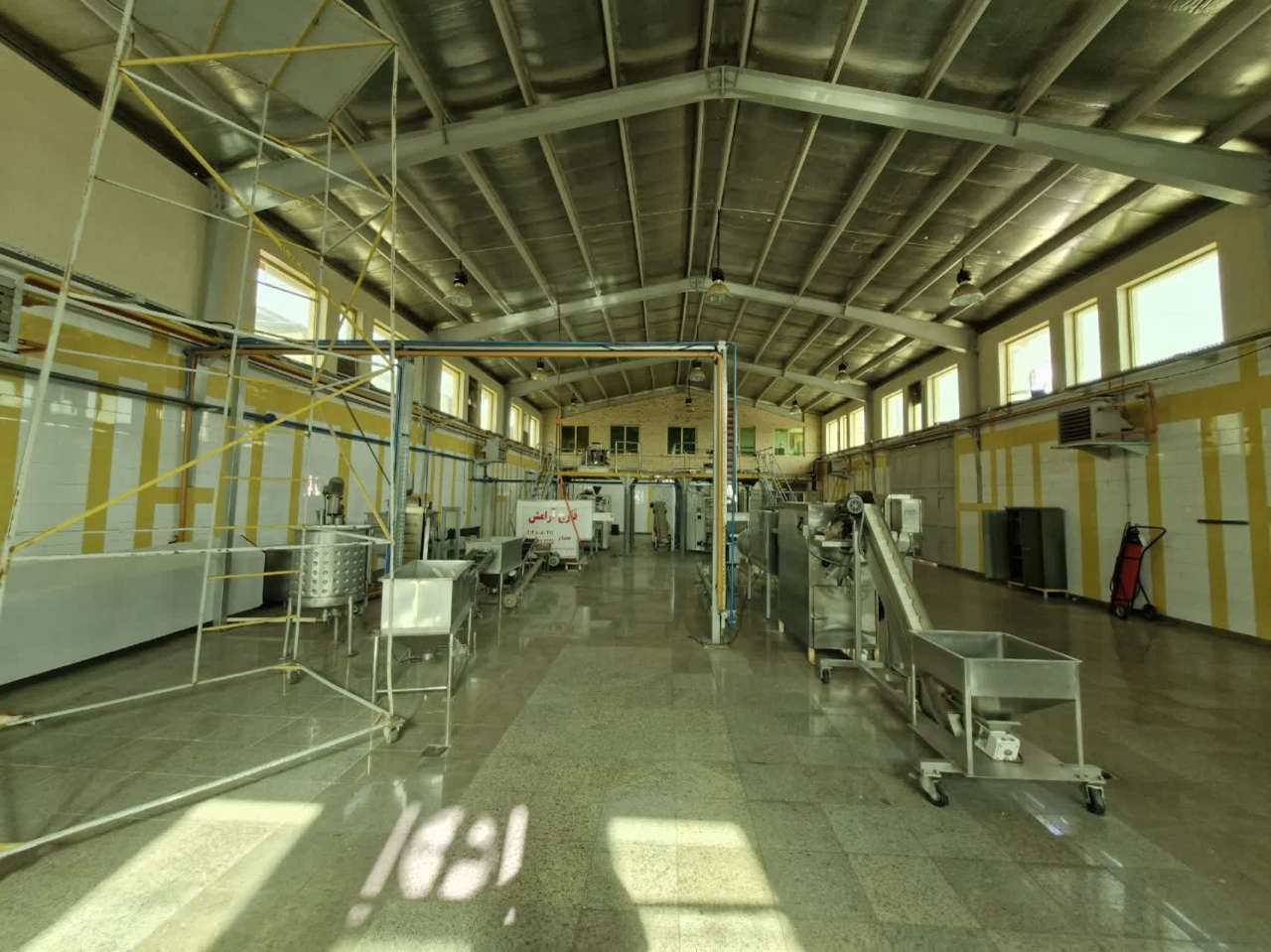 اجاره سوله غذایی در عباس آباد 1160متر _ املاک صنعت سوله