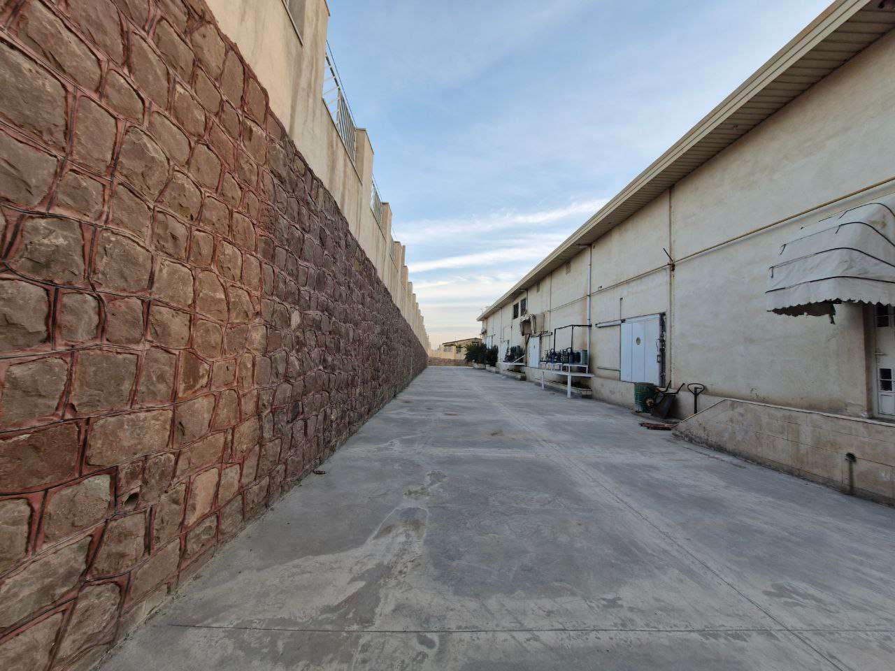 فروش سوله تولید محصولات منجمد با پروانه معتبر - شهرک صنعتی عباس‌آباد 2000متر _ املاک صنعت سوله