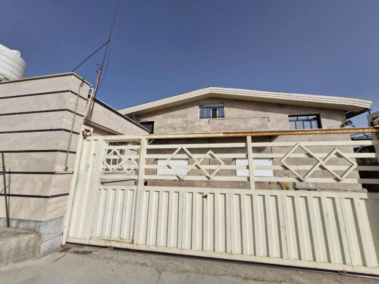 فروش سوله  غذایی در عباس اباد 1520 متر _ املاک صنعت سوله