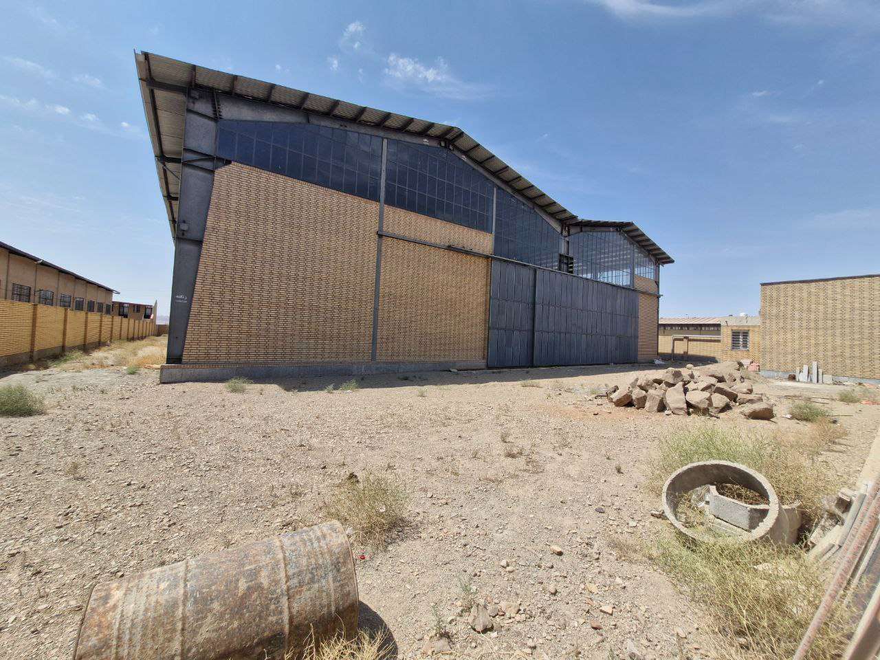 اجاره کارخانه فلزی با ظرفیت برق استثنایی - شهرک صنعتی جنت‌آباد 2600 متر _ املاک صنعت سوله