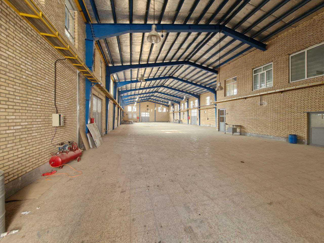 اجاره سوله سلولزی با جواز معتبر - شهرک صنعتی ایوانکی 1600 متر _ املاک صنعت سوله