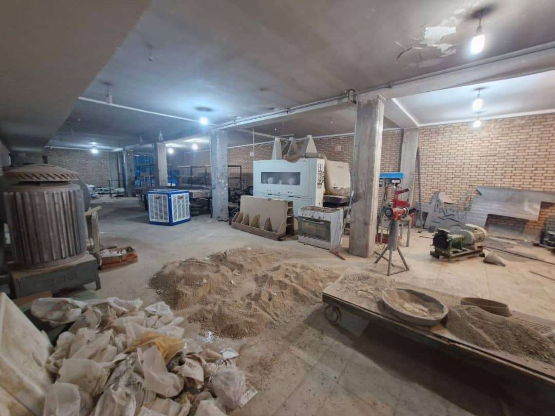 فروش کارخانه تولید چوب با پروانه معتبر - شهرک صنعتی عباس‌آباد1800متر _ املاک صنعت سوله