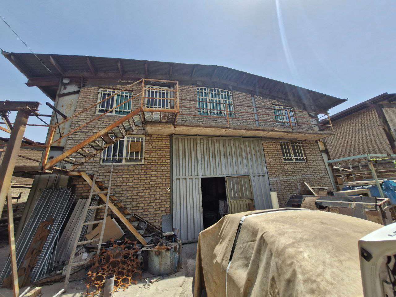 فروش سوله تراشکاری با جواز معتبر 216 متر _ املاک صنعت سوله