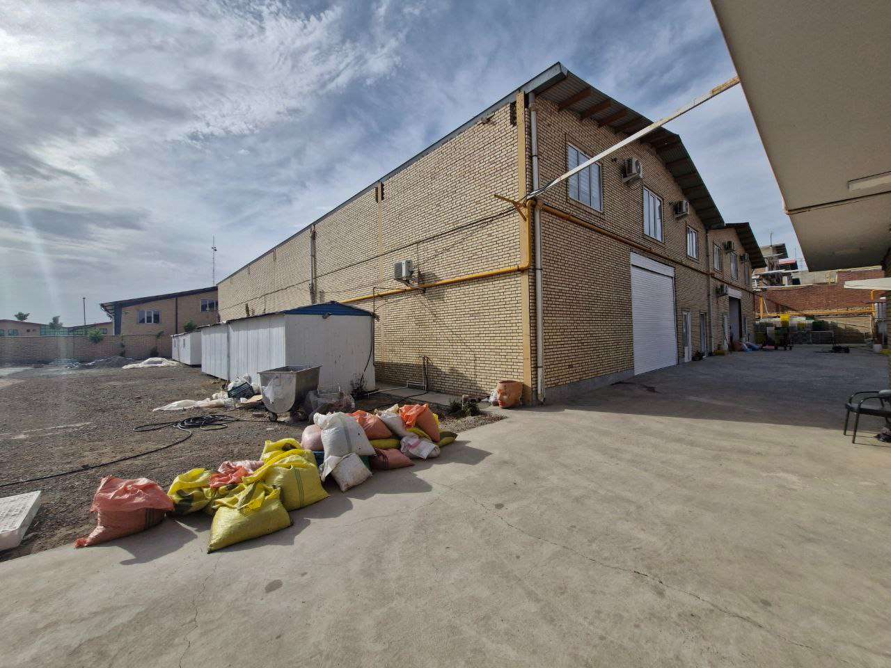 فروش سوله صنایع غذایی با سند تک‌برگ - شهرک صنعتی عباس‌آباد 1500 متر _ املاک صنعت سوله