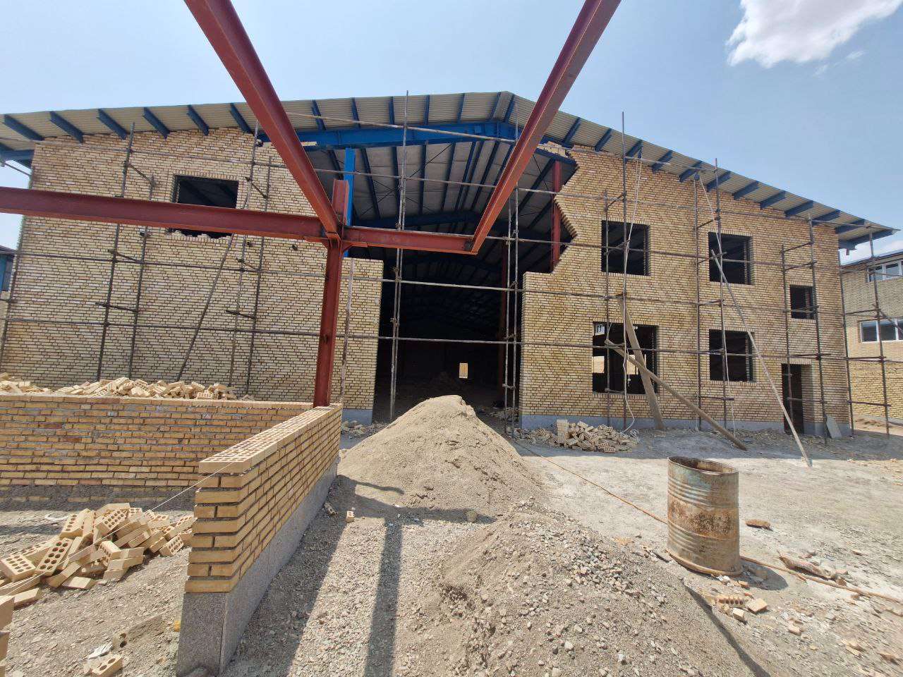 فروش سوله صنعتی نوساز با جواز تولید نان حجیم - شهرک صنعتی خوارزمی 1100 متر _ املاک صنعت سوله