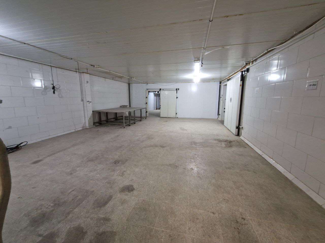 فروش سوله تولید محصولات منجمد با پروانه معتبر - شهرک صنعتی عباس‌آباد 2000متر _ املاک صنعت سوله