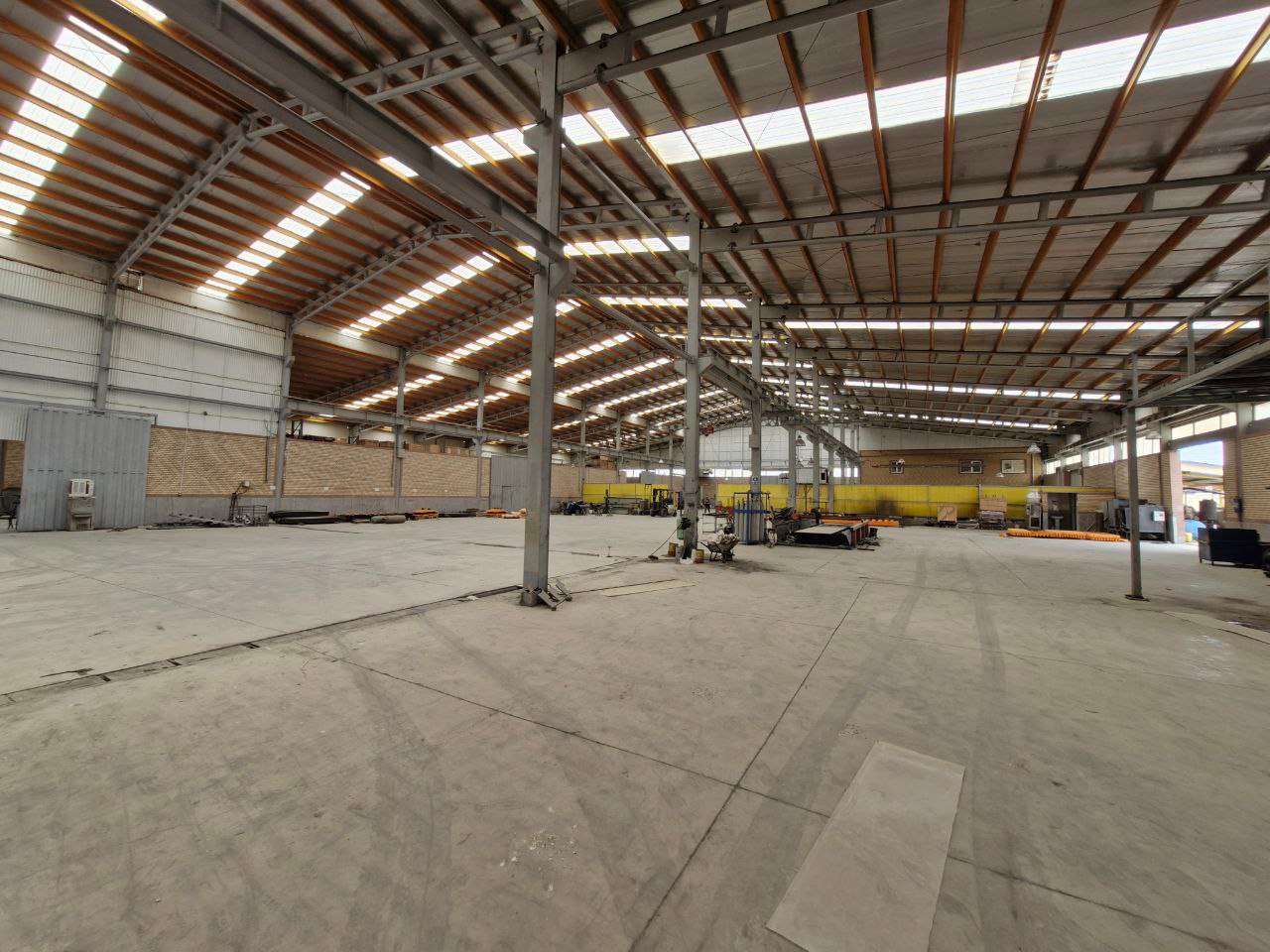 فروش سوله تولید قطعات سنگین خودرو با ظرفیت بالا - شهرک صنعتی شنزار 4000 متر _ املاک صنعت سوله