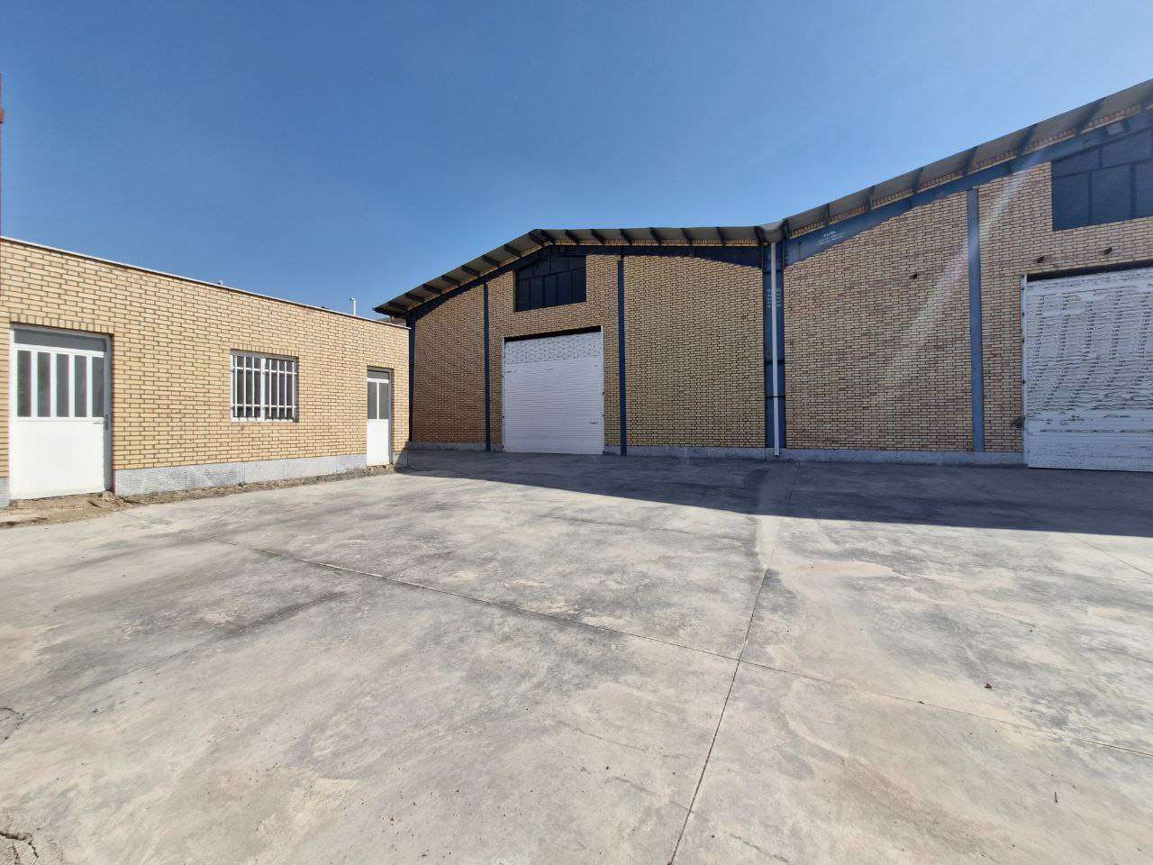 اجاره سوله مواد غذایی با جواز معتبر - شهرک صنعتی ایوانکی 1150 متر _ املاک صنعت سوله