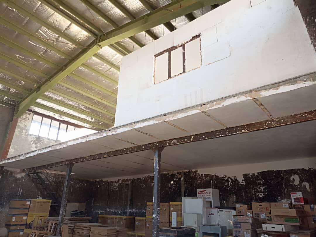 فروش کارخانه موزائیک سازی با سند تک‌برگ - شهرک صنعتی موزائیک‌سازان 336 متر _ املاک صنعت سوله