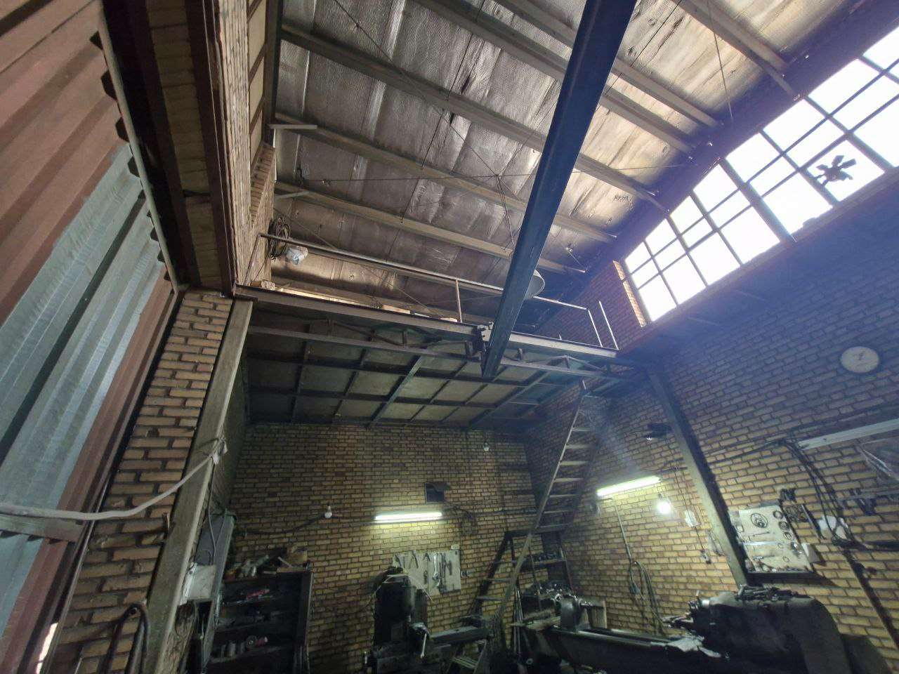 فروش سوله تراشکاری با جواز معتبر 216 متر _ املاک صنعت سوله