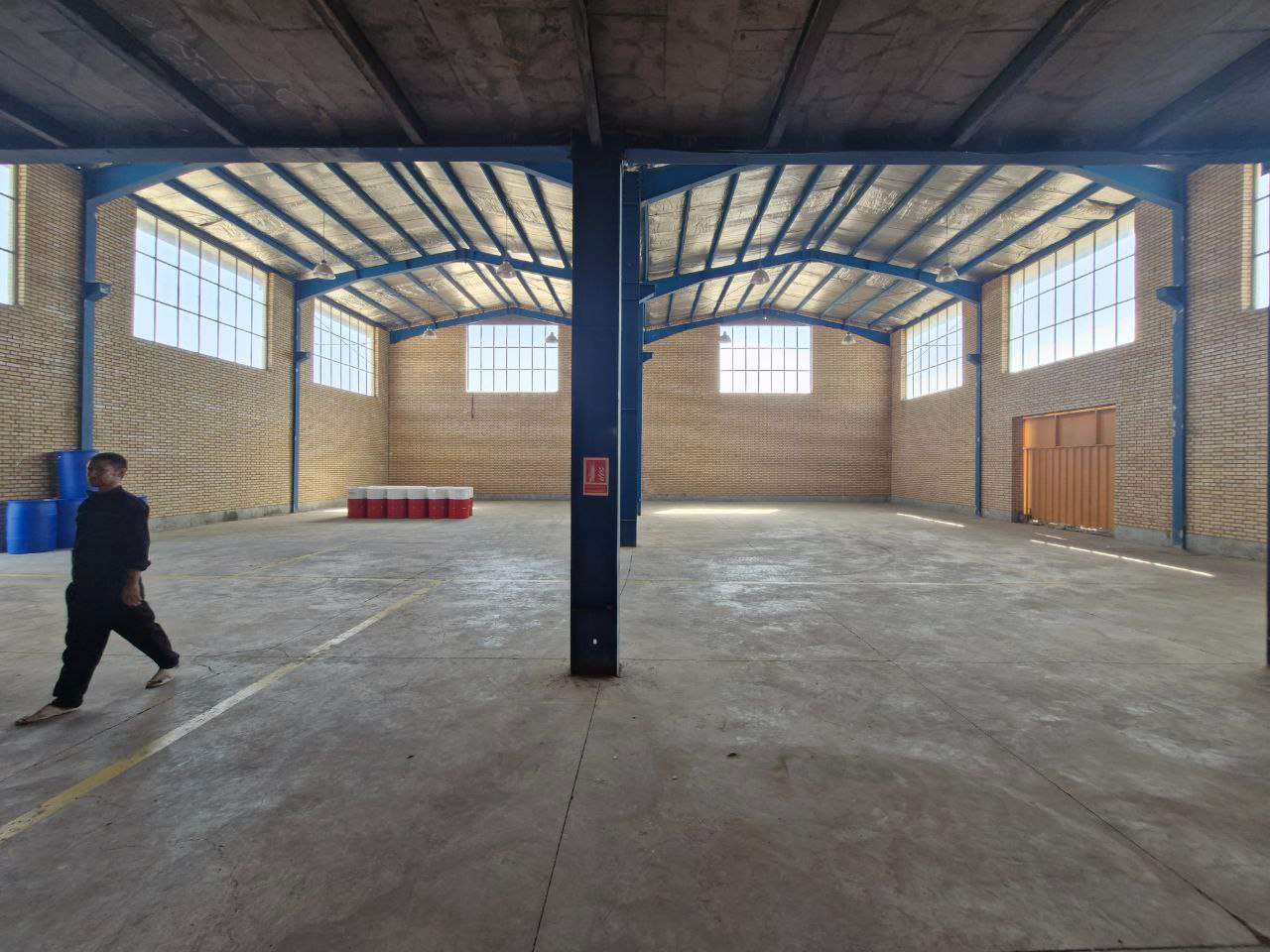  اجاره سوله صنعتی با جواز آبکاری - شهرک صنعتی پایتخت 500 متر _ املاک صنعت سوله