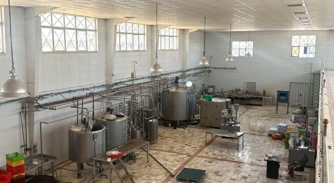 فروش کارخانه تولید بستنی با پروانه معتبر - شهرک صنعتی عباس‌آباد 1100 متر _ املاک صنعت سوله