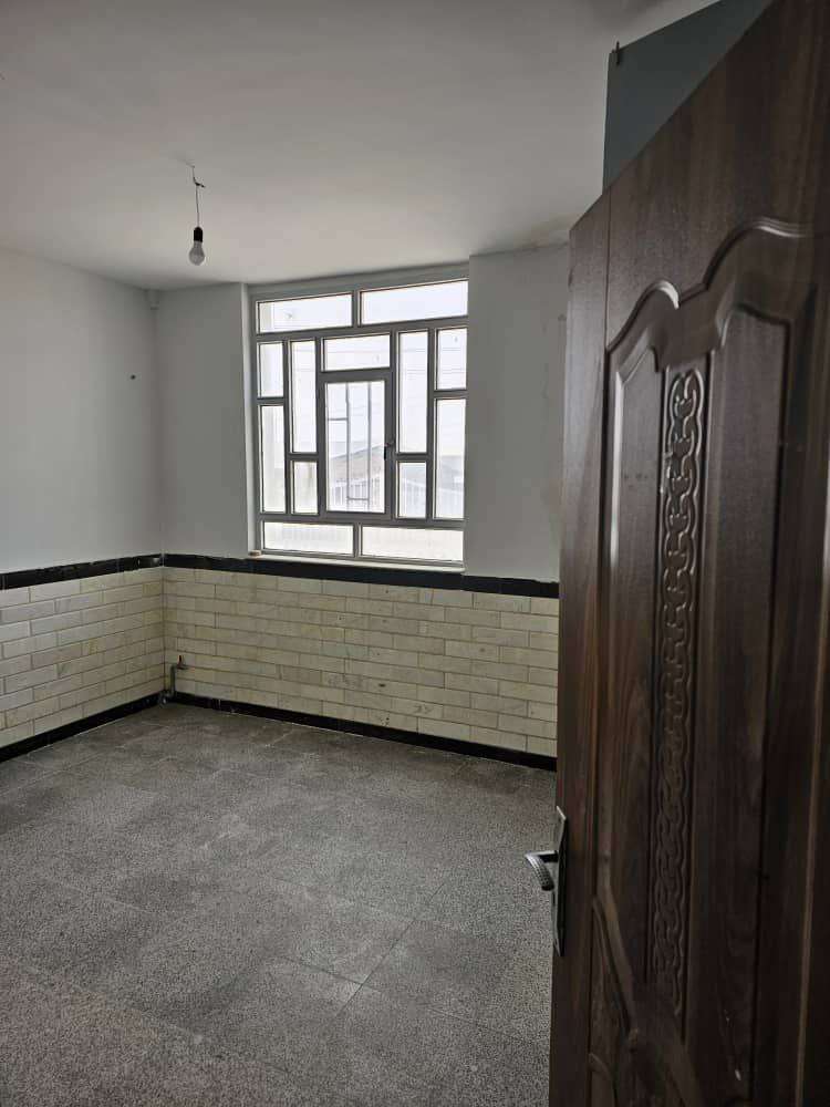 اجاره سوله ریسندگی و بافندگی با جواز معتبر - شهرک صنعتی عباس‌آباد1300 متر _ املاک صنعت سوله